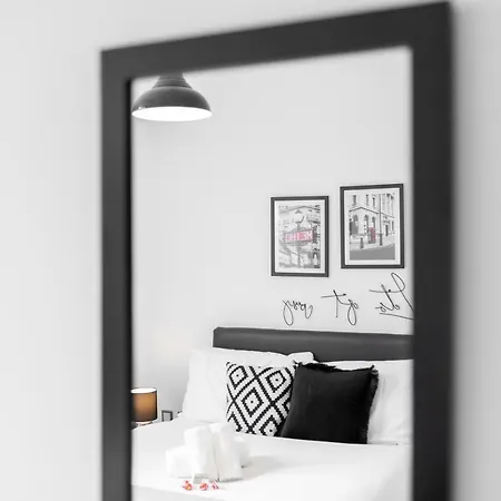 Vibrant 1 Bedroom Cosy - Centre *
