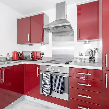 Vibrant 1 Bedroom Cosy - Centre *